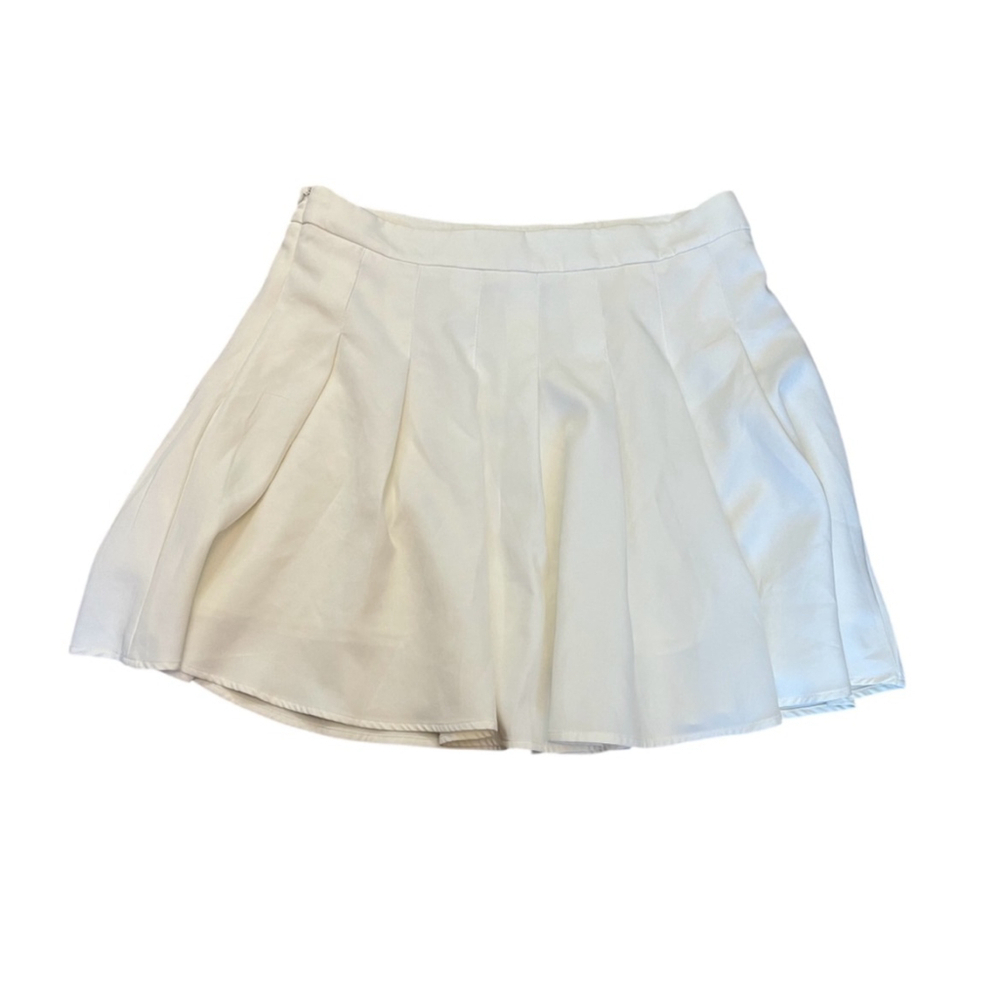 SHEIN CURVES White Pleated High Rise Short Skirt 1XL - Picture 2 of 9